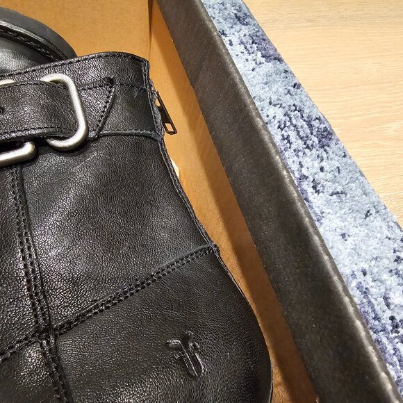 Frye Veronica Strap Zip Short Ankle Boot Black Leather SZ 8.5 US - Picture 6 of 6